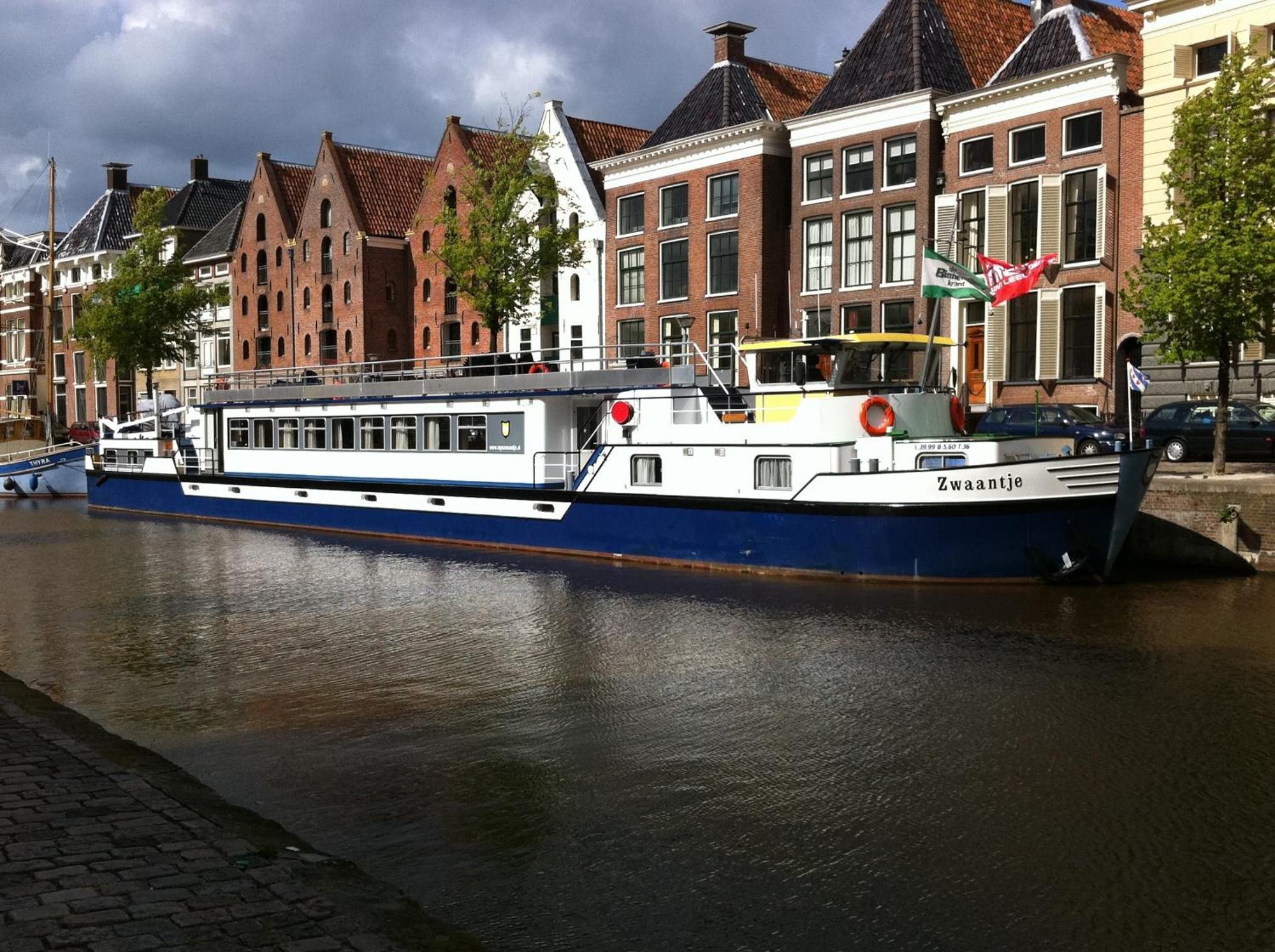 Botel Zwaantje Amsterdam Rum bild